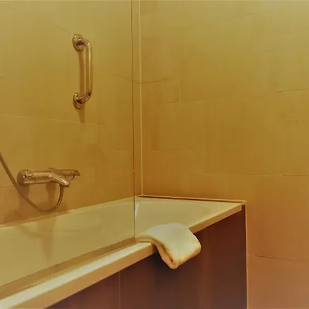 Hotel Courage