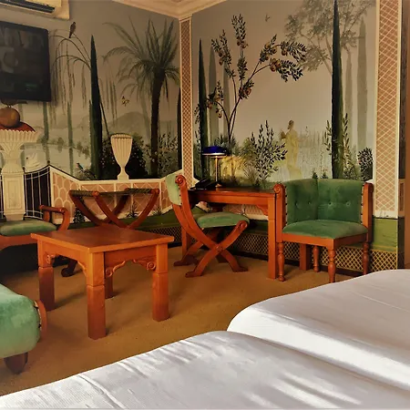 Courage Waalkade Hotel 3*