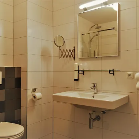 Courage Hotel 3*